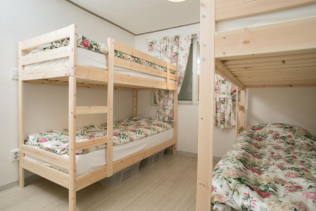 Cheongdam Ladies Guesthouse In Seoul Exterior photo