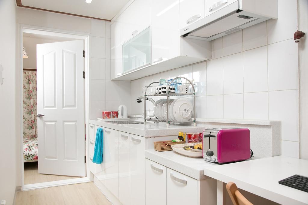 Cheongdam Ladies Guesthouse In Seoul Exterior photo