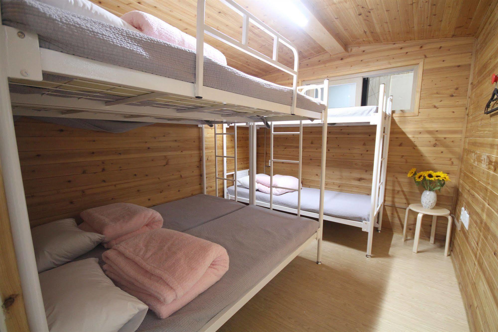 Cheongdam Ladies Guesthouse In Seoul Exterior photo
